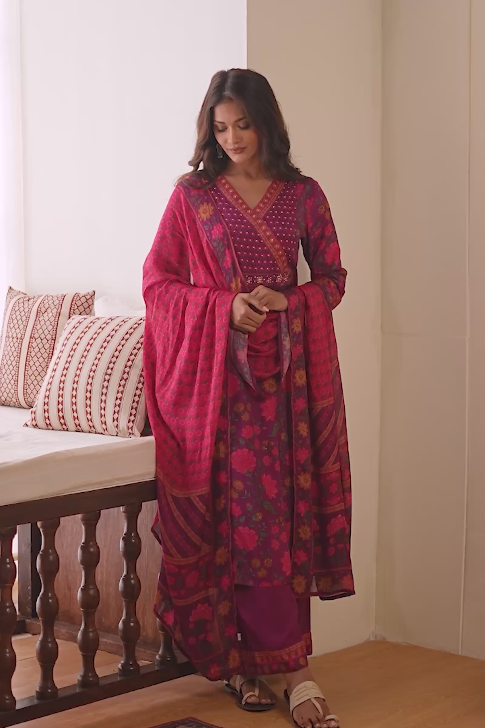 Surplus: Mahnoor Kiara Kurta