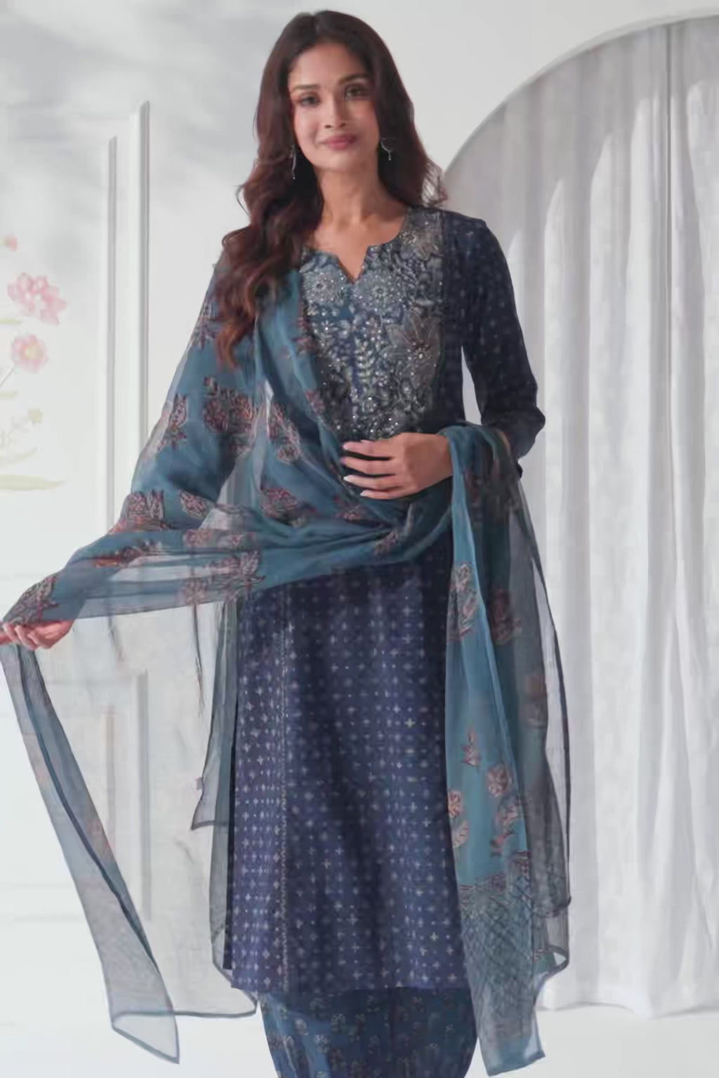 Sehra Gauhar Akola Kurta