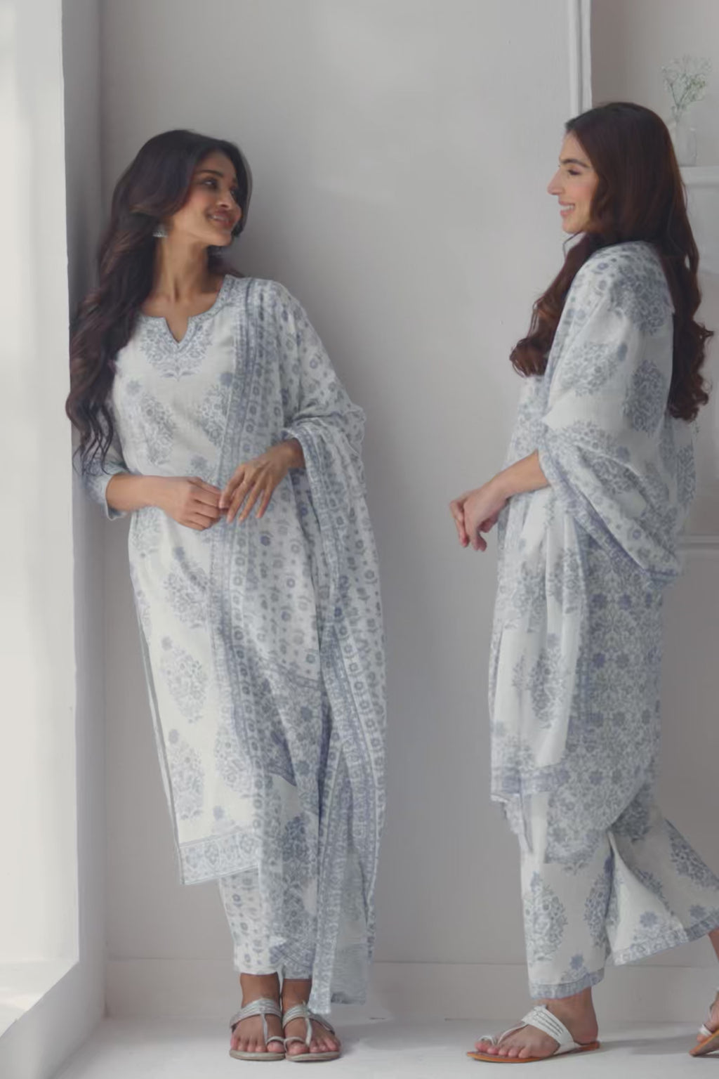 Neelofar Afra Kurta