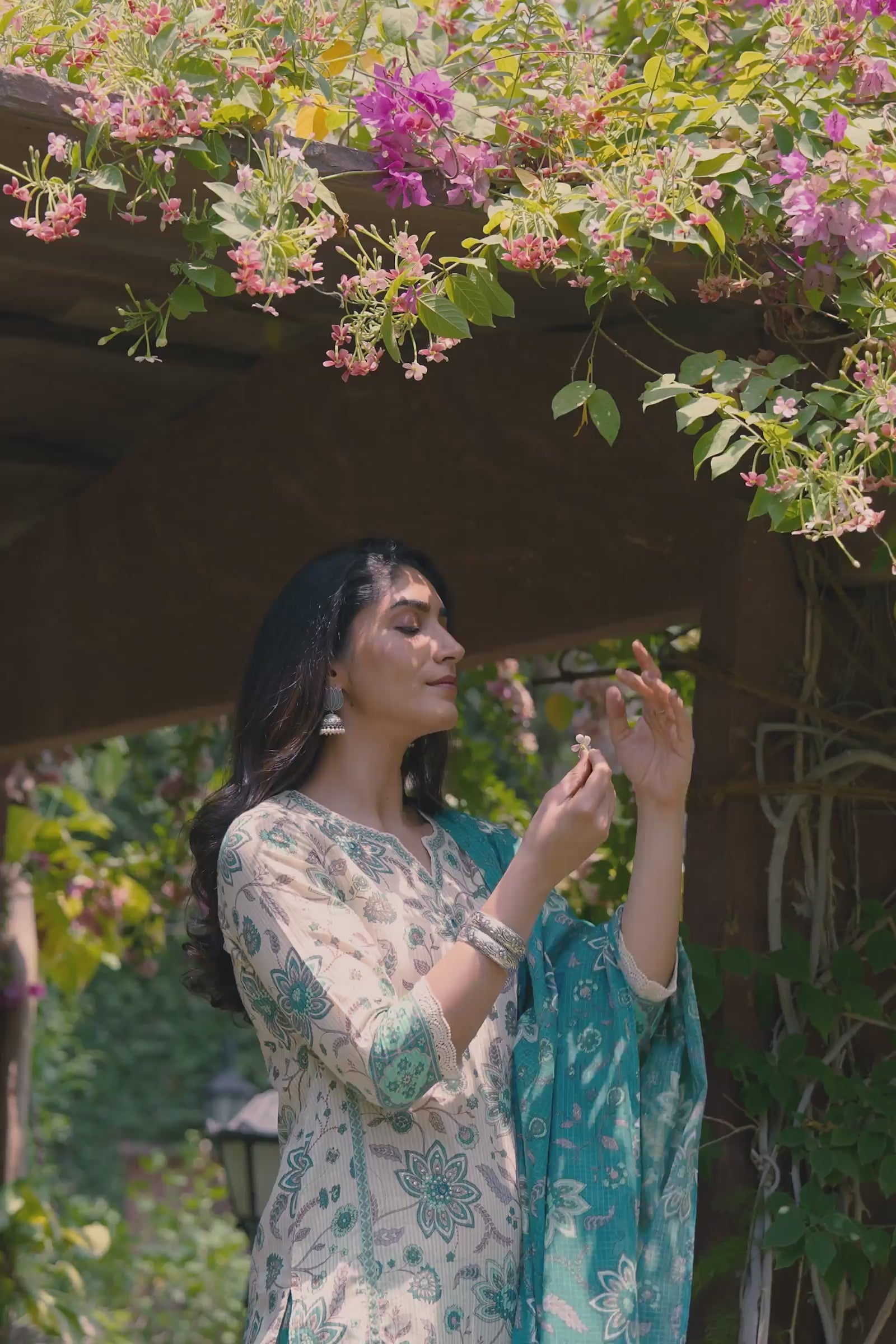 Nazmin Straight Kurta