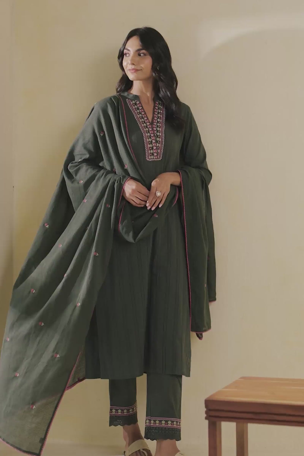 Surplus: Mehraab Mahi Kurta