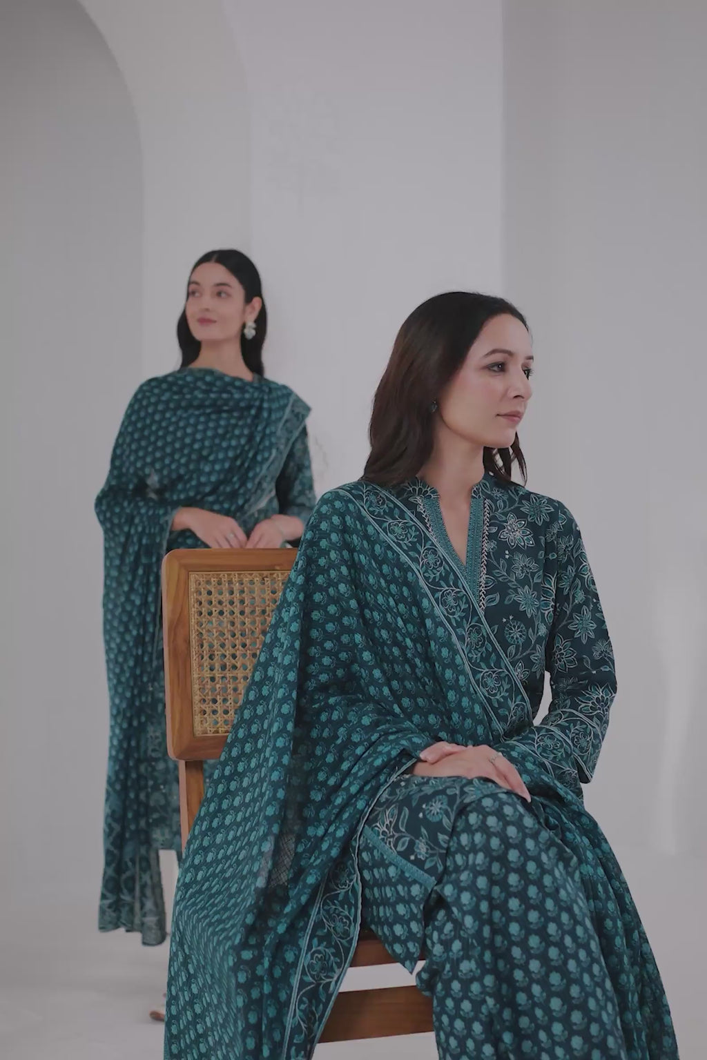 Surplus: Laylah Amyra Short Kurta