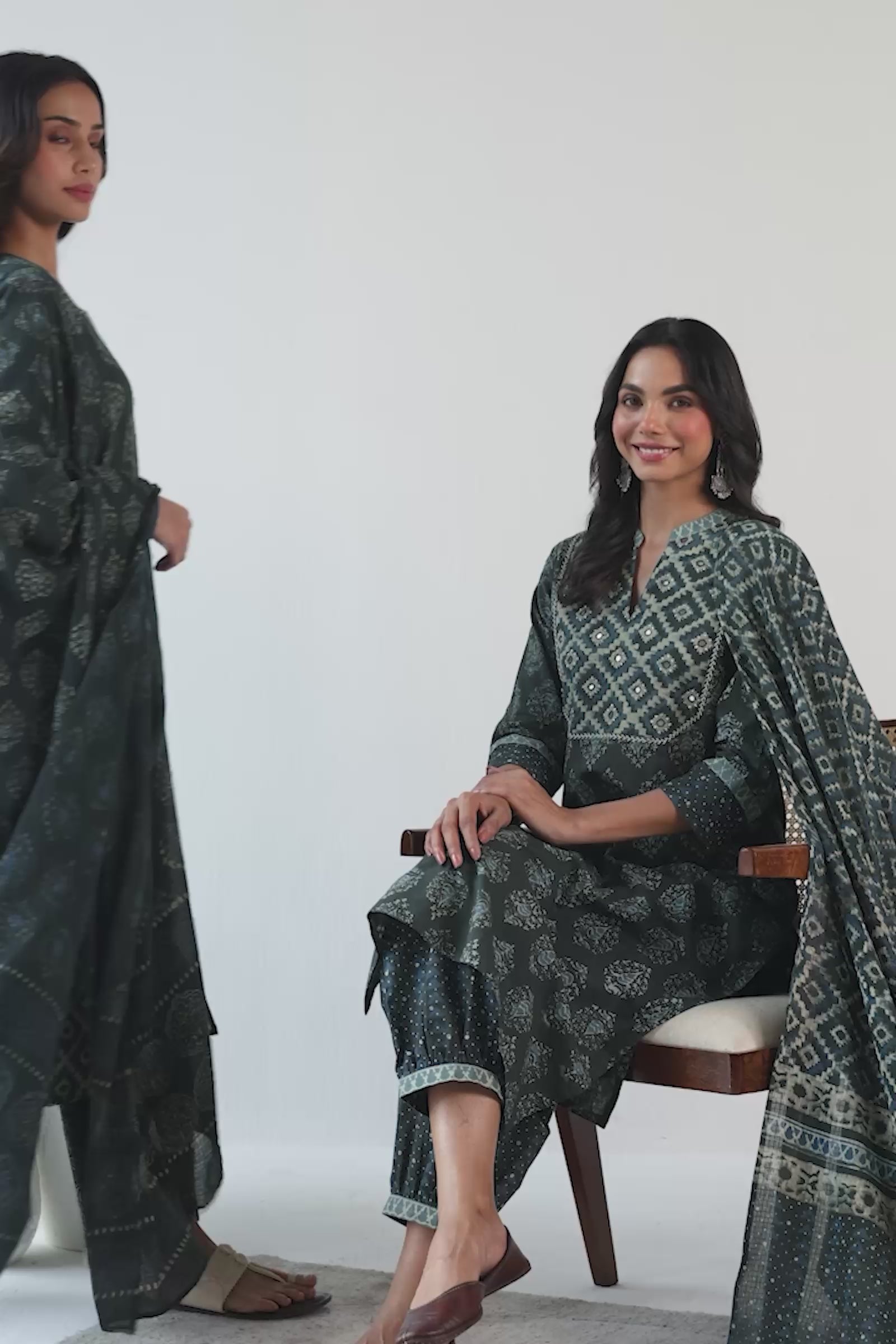 Surplus: Sehra Siya Akola Kurta