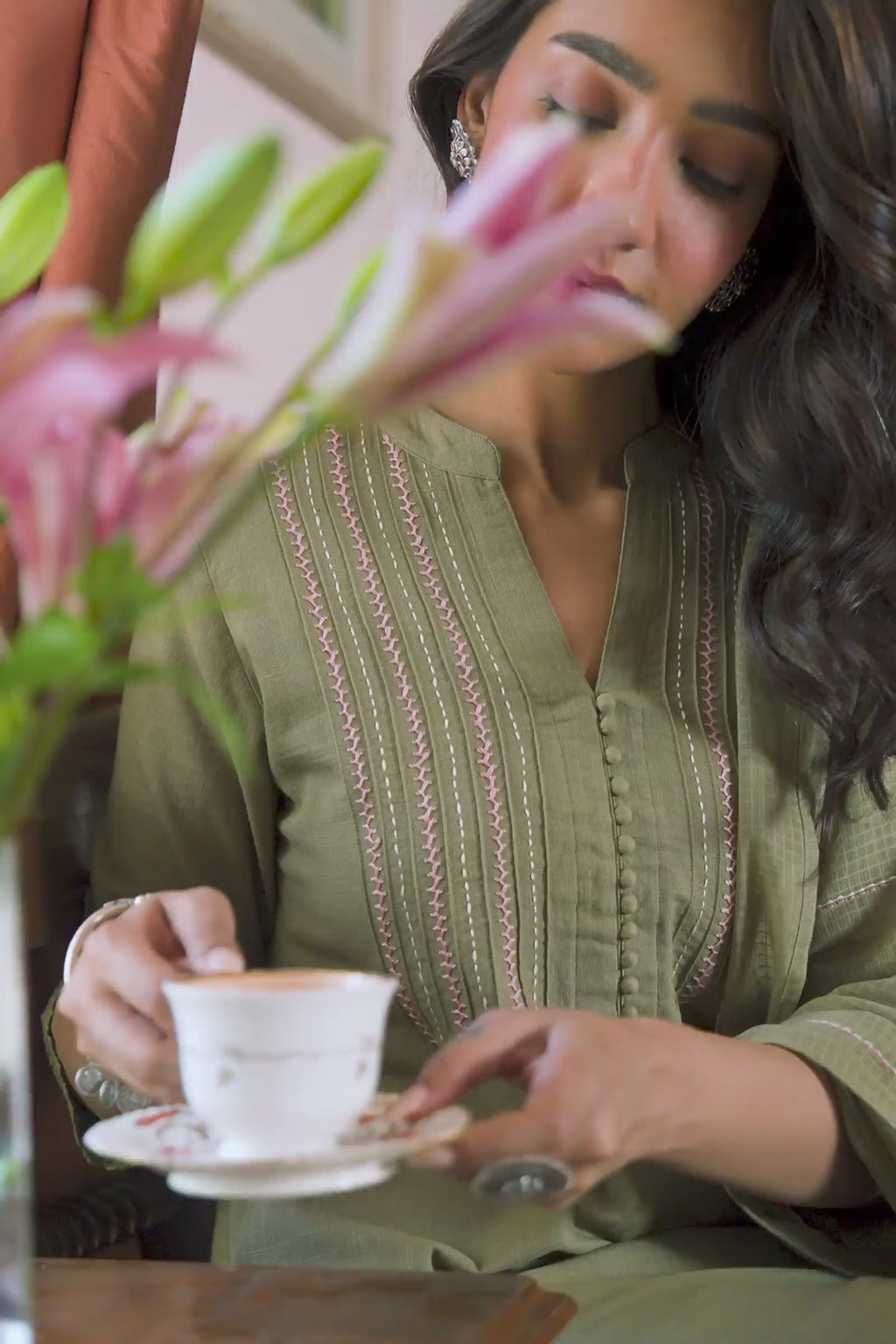 Kashida Kiara Olive Green Kurta