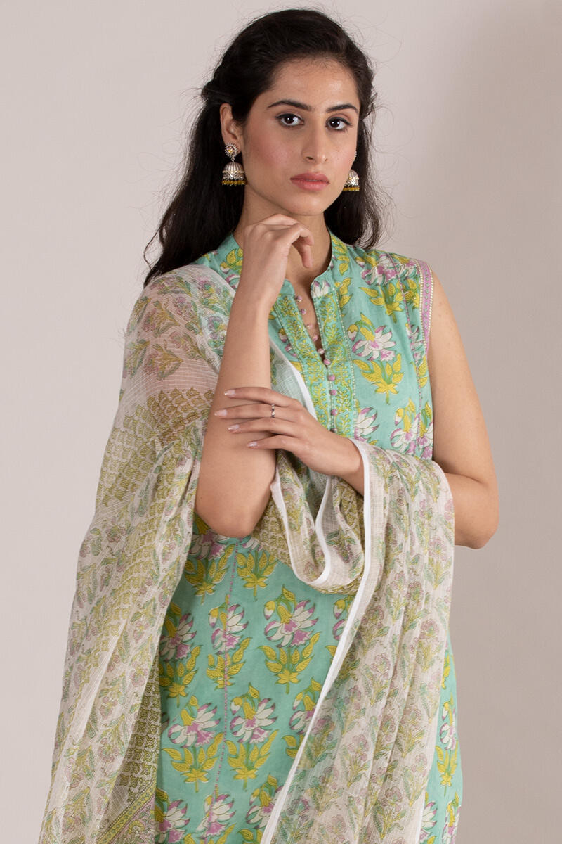 Roz Meher Sarah Kurta