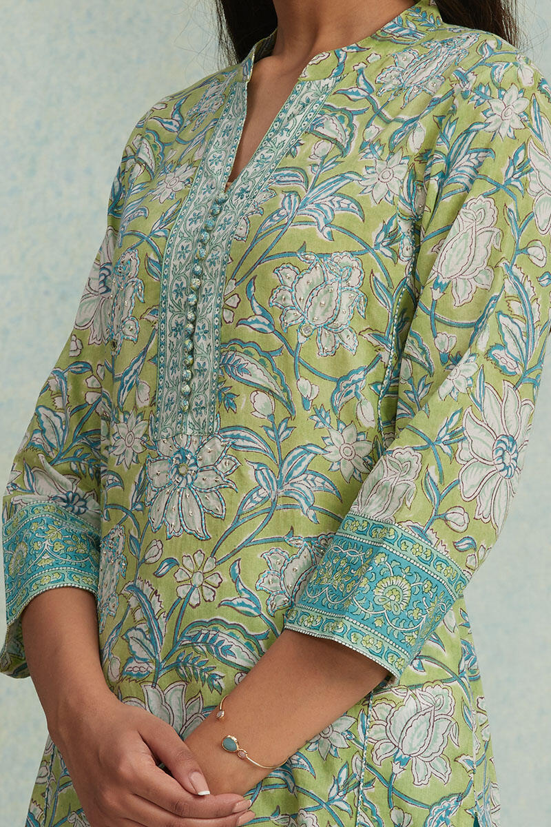 Roz Meher Shaima Kurta