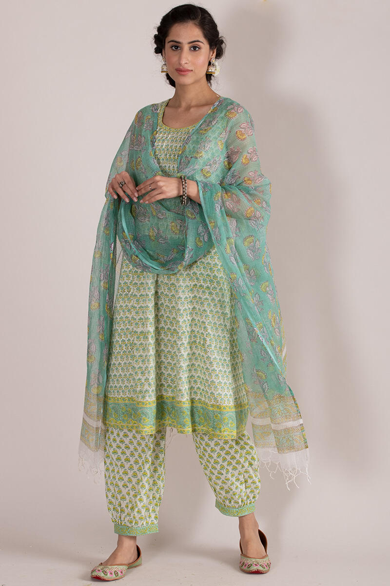 Roz Meher Zafeera Kurta
