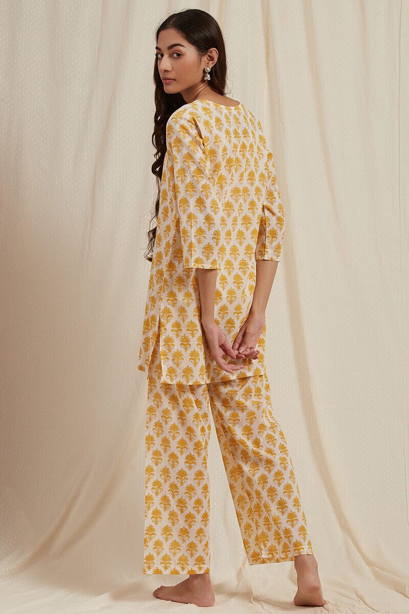 Roza Rehmat Pyjama Set