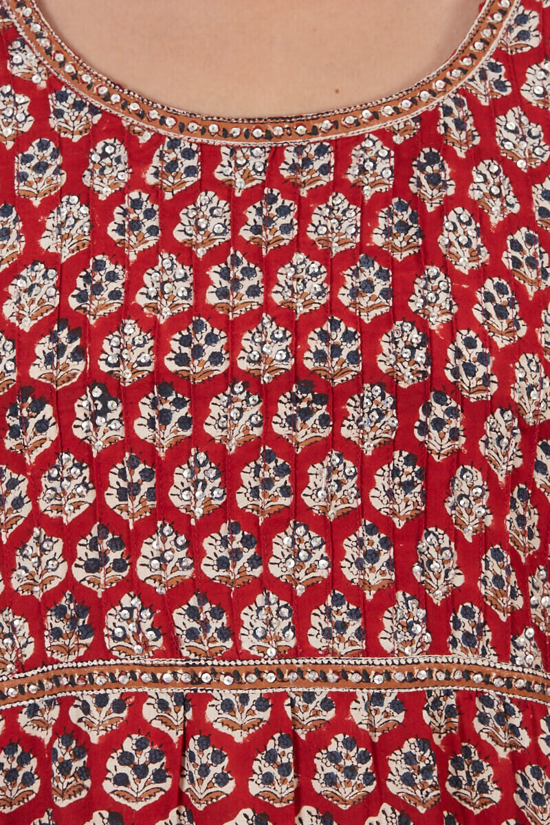Modal red