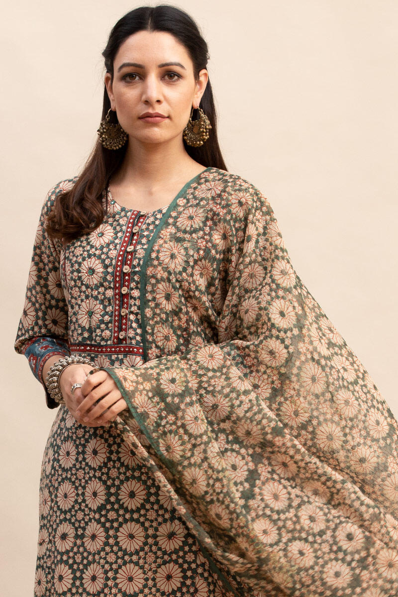 Sehra Tara Kurta