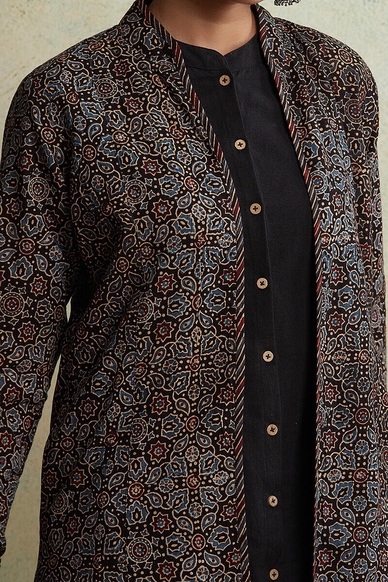 Zahabiya Heer Reversible Handloom Jacket